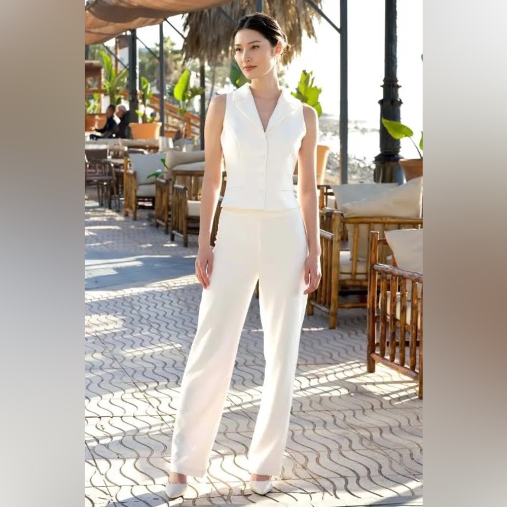 Joan Vass Classic White Straight Leg Women's Pants